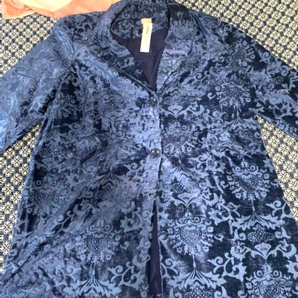 CHICO'S Chenille jacquard brocade coat. NAVY
